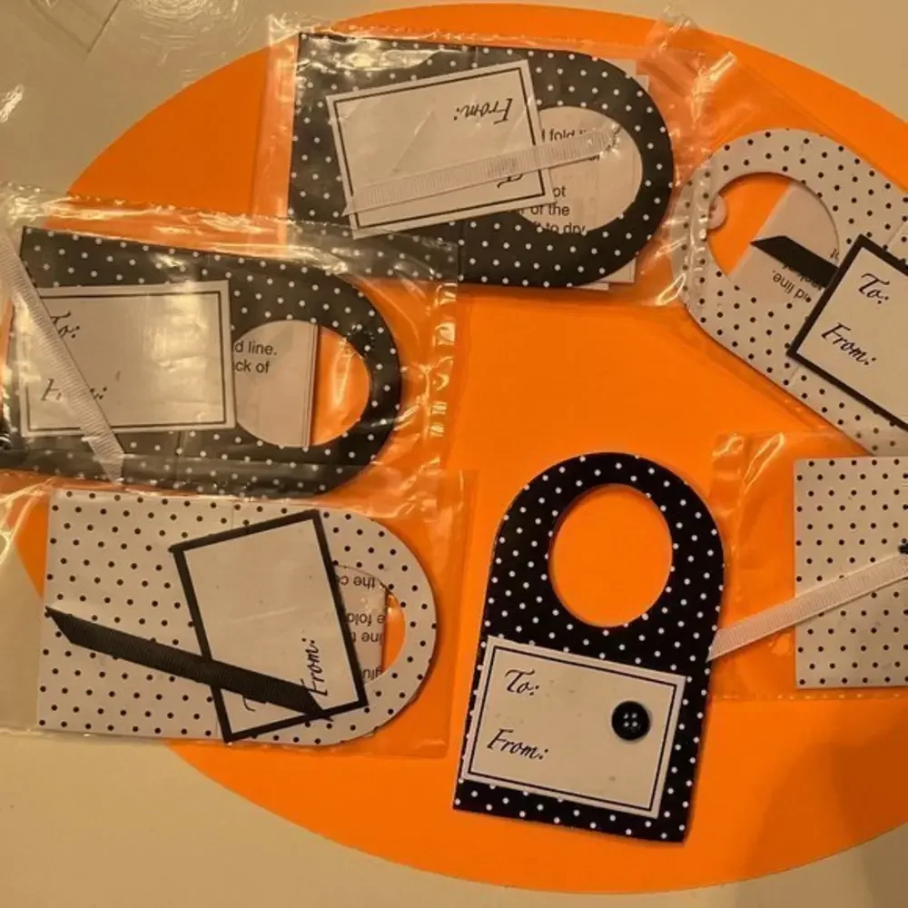 Wine Tags  (Set of Six‎ from Oriental Trading -Bundle w/ other items!) (party)